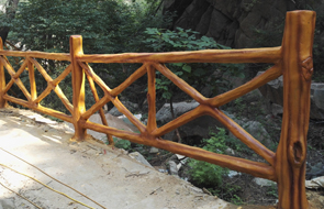 封龍山景區(qū)水泥仿木欄桿制作完成了
